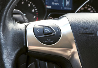 Подержанный автомобиль Ford Kuga 2014 года (14 фото)