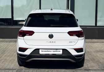 Подержанный автомобиль Volkswagen T-Roc 2021 года (4 фото)