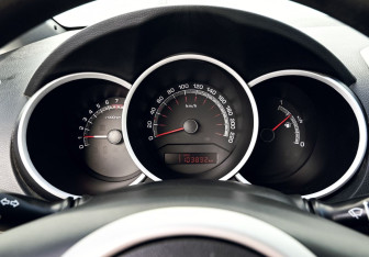 Подержанный автомобиль Kia Venga 2012 года (8 фото)