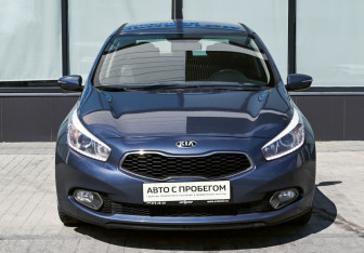 Подержанный автомобиль Kia Ceed Hatchback 2014 года (8 фото)