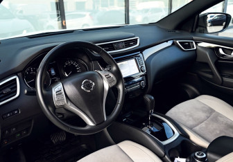 Подержанный автомобиль Nissan Qashqai 2016 года (16 фото)