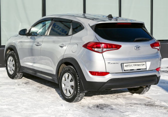 Подержанный автомобиль Hyundai Tucson 2016 года (3 фото)