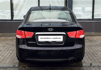 Подержанный автомобиль Kia Cerato Sedan 2011 года (4 фото)