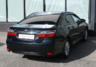 Подержанный автомобиль Toyota Camry Sedan 2015 года (5 фото)