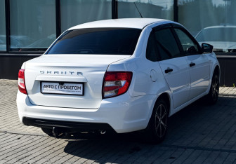 Подержанный автомобиль LADA (ВАЗ) Granta Liftback 2018 года (5 фото)