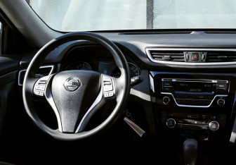 Подержанный автомобиль Nissan X-Trail 2017 года (18 фото)