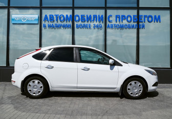Подержанный автомобиль Ford Focus Hatchback 2011 года (6 фото)