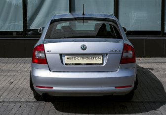 Подержанный автомобиль Skoda Octavia Liftback 2012 года (4 фото)