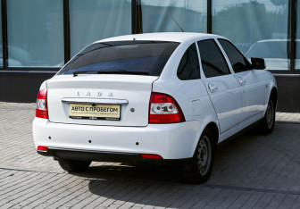 Подержанный автомобиль LADA (ВАЗ) Priora Hatchback 2014 года (5 фото)