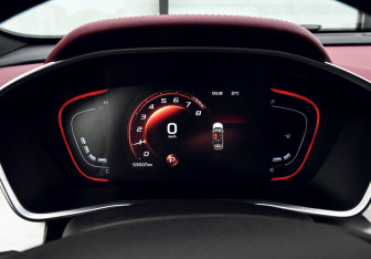 Подержанный автомобиль Geely Coolray 2022 года (10 фото)