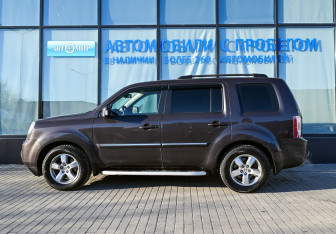 Подержанный автомобиль Honda Pilot 2013 года (2 фото)