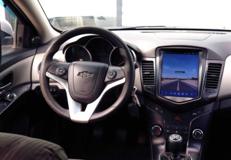 Подержанный автомобиль Chevrolet Cruze Sedan 2011 года (18 фото)