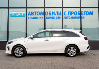Подержанный автомобиль Kia Ceed Wagon 2021 года (2 фото)