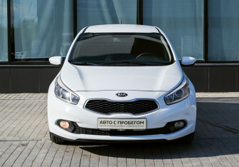 Подержанный автомобиль Kia Ceed Hatchback 2012 года (7 фото)