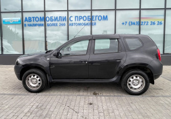 Подержанный автомобиль Renault Duster 2013 года (2 фото)