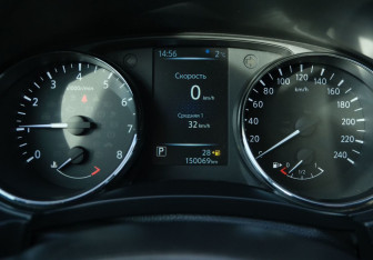 Подержанный автомобиль Nissan Qashqai 2014 года (15 фото)