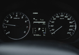 Подержанный автомобиль Mitsubishi Outlander 2014 года (16 фото)