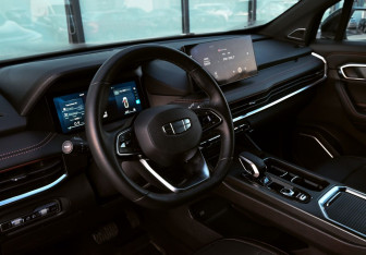 Подержанный автомобиль Geely Okavango 2024 года (10 фото)