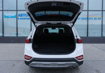 Подержанный автомобиль Hyundai Santa Fe 2018 года (18 фото)