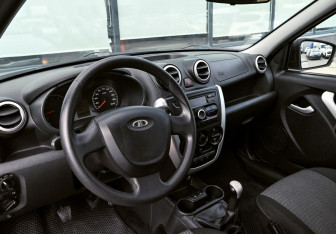 Подержанный автомобиль LADA (ВАЗ) Granta Liftback 2017 года (13 фото)