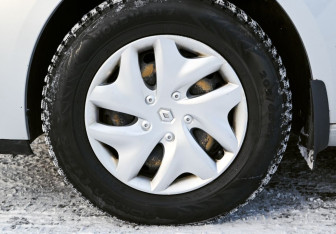 Подержанный автомобиль Renault Fluence 2014 года (20 фото)