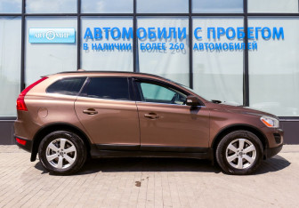 Подержанный автомобиль Volvo XC60 2012 года (6 фото)