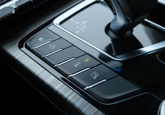 Подержанный автомобиль Geely Atlas Pro 2022 года (13 фото)