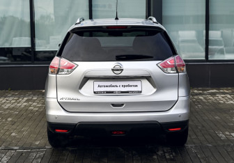 Подержанный автомобиль Nissan X-Trail 2016 года (4 фото)