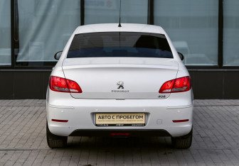 Подержанный автомобиль Peugeot 408 2016 года (4 фото)
