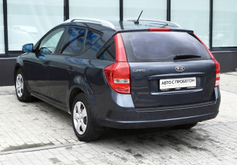 Подержанный автомобиль Kia Ceed Wagon 2010 года (3 фото)