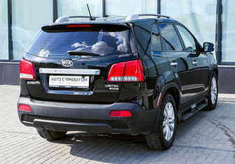 Подержанный автомобиль Kia Sorento 2010 года (5 фото)