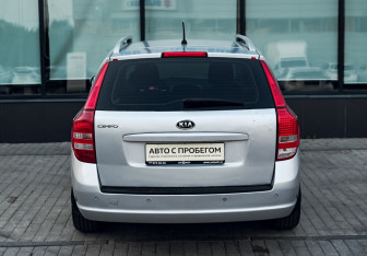 Подержанный автомобиль Kia Ceed Wagon 2010 года (4 фото)