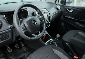 Подержанный автомобиль Renault Kaptur 2016 года (9 фото)