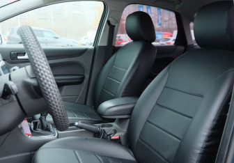 Подержанный автомобиль Ford Focus Sedan 2007 года (15 фото)