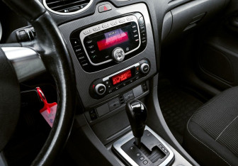 Подержанный автомобиль Ford Focus Hatchback 2009 года (9 фото)