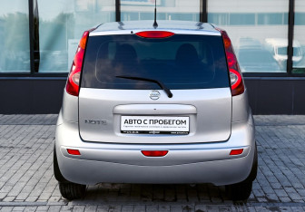 Подержанный автомобиль Nissan Note 2012 года (4 фото)