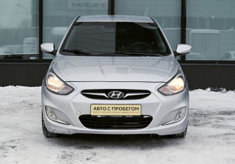 Подержанный автомобиль Hyundai Solaris Hatchback 2011 года (8 фото)