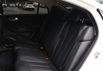Подержанный автомобиль Omoda S5 2023 года (18 фото)