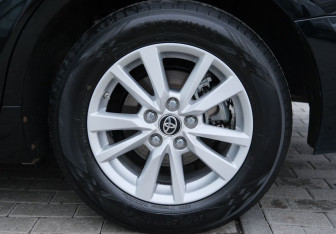 Подержанный автомобиль Toyota Camry Sedan 2020 года (19 фото)