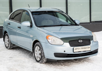 Подержанный автомобиль Hyundai Verna Sedan 2007 года (7 фото)