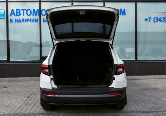 Подержанный автомобиль Skoda Karoq 2021 года (20 фото)