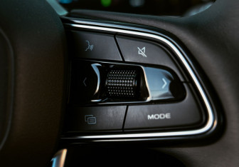 Подержанный автомобиль Geely Atlas 2024 года (14 фото)