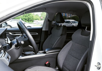 Подержанный автомобиль Geely Emgrand 2024 года (14 фото)