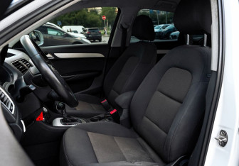 Подержанный автомобиль Audi Q3 2012 года (18 фото)