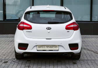 Подержанный автомобиль Kia Ceed Hatchback 2018 года (4 фото)