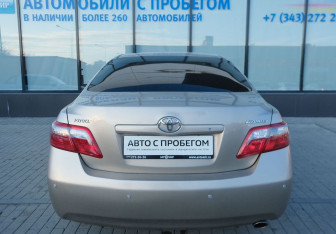 Подержанный автомобиль Toyota Camry Sedan 2007 года (4 фото)