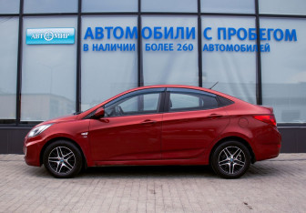 Подержанный автомобиль Hyundai Solaris Sedan 2011 года (2 фото)