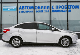 Подержанный автомобиль Ford Focus Sedan 2012 года (6 фото)
