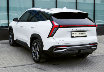 Подержанный автомобиль Geely Atlas 2024 года (3 фото)