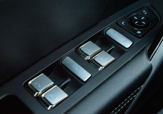 Подержанный автомобиль Geely Atlas Pro 2023 года (14 фото)